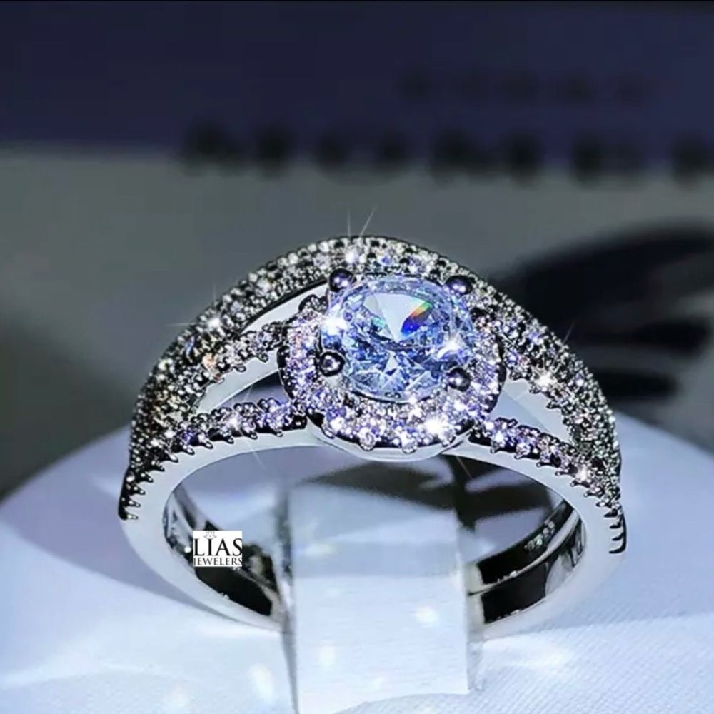 New 18k white gold wedding ring set
